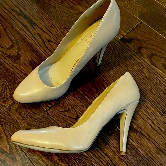 Aldo Beige Heels- Used but in very good condition. Size 39. - Picture 2 of 7